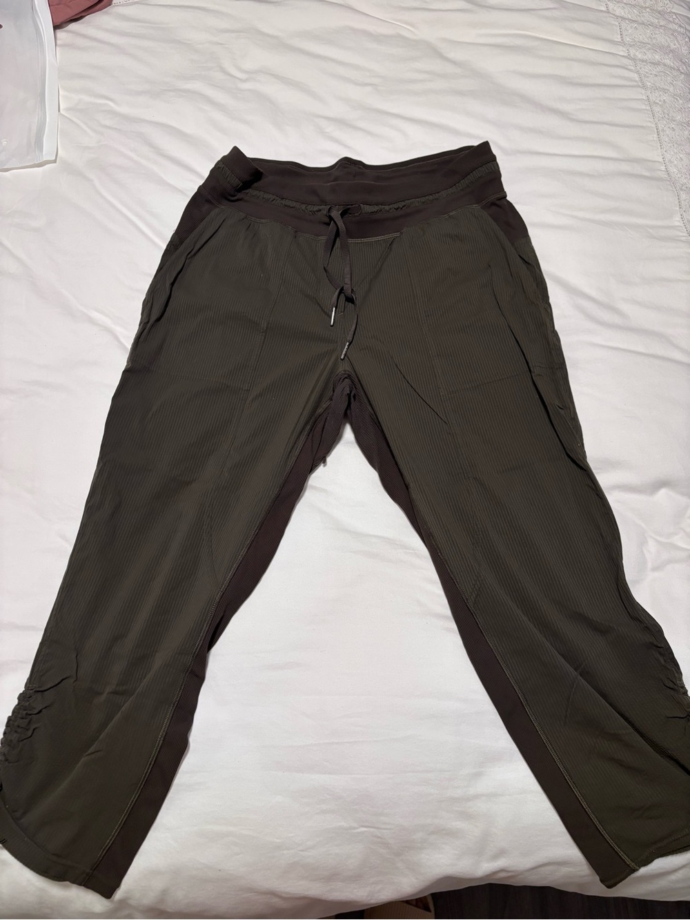 Lululemon Dance studio crop *25”